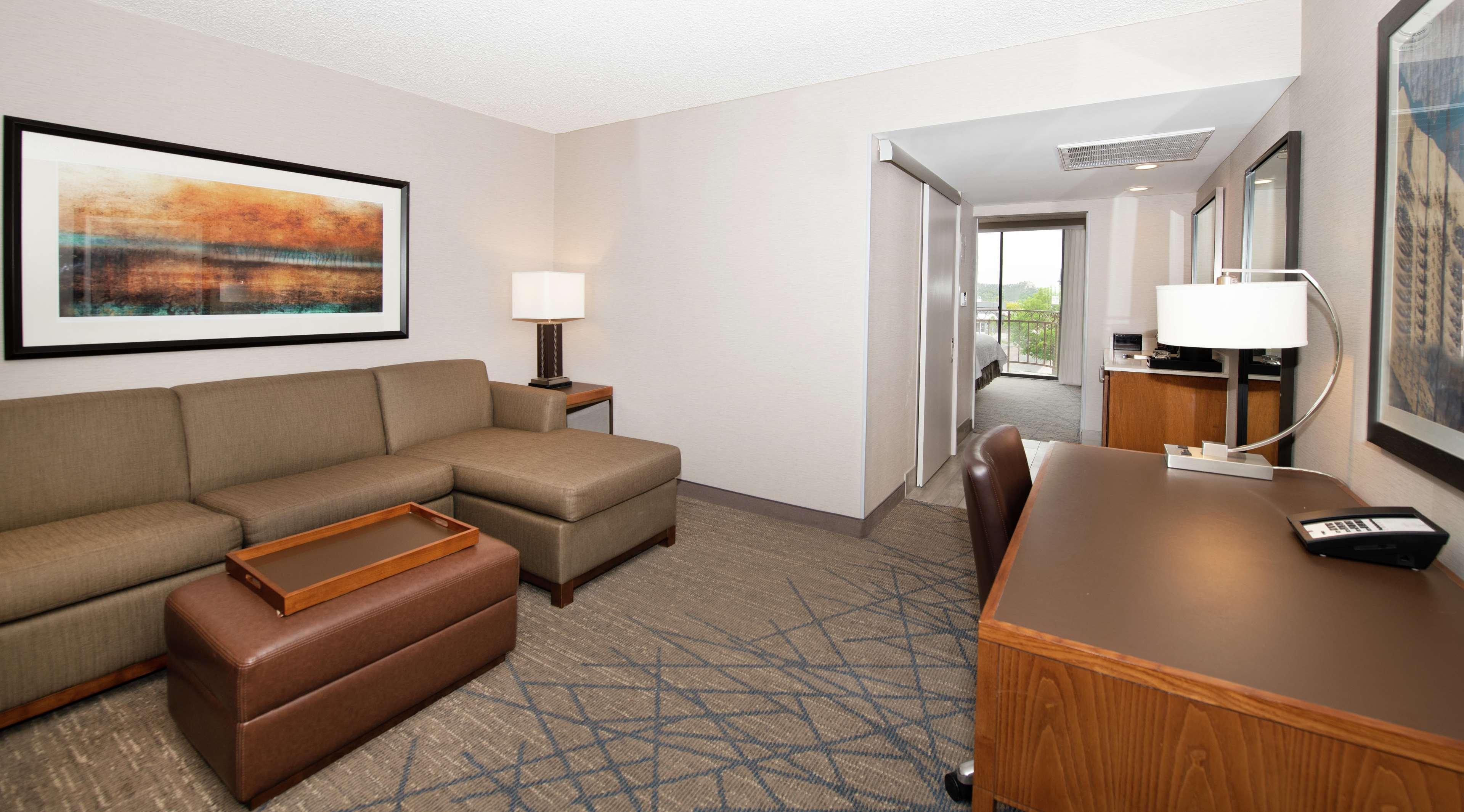 Embassy Suites By Hilton Colorado Springs Buitenkant foto