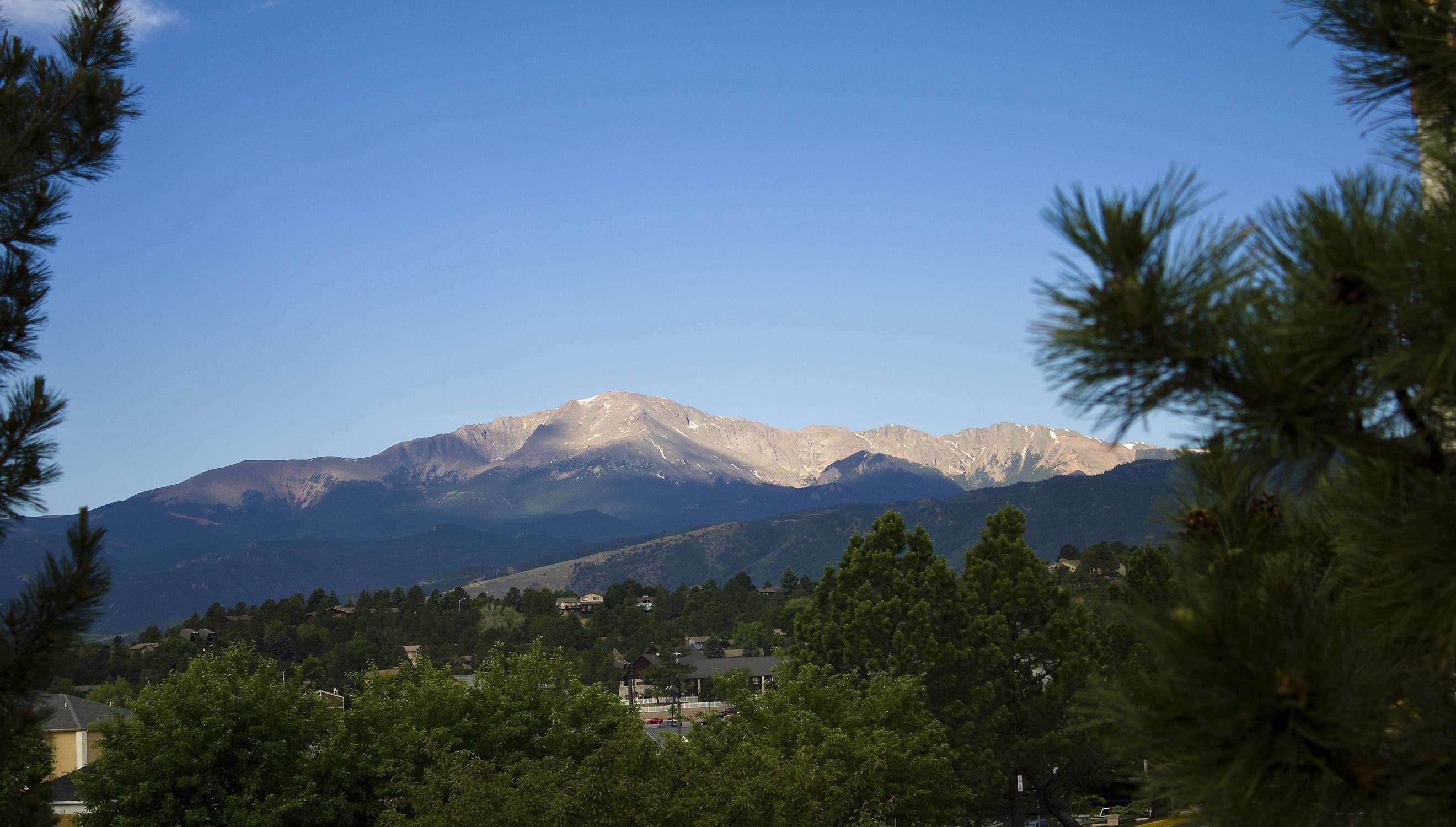 Embassy Suites By Hilton Colorado Springs Buitenkant foto