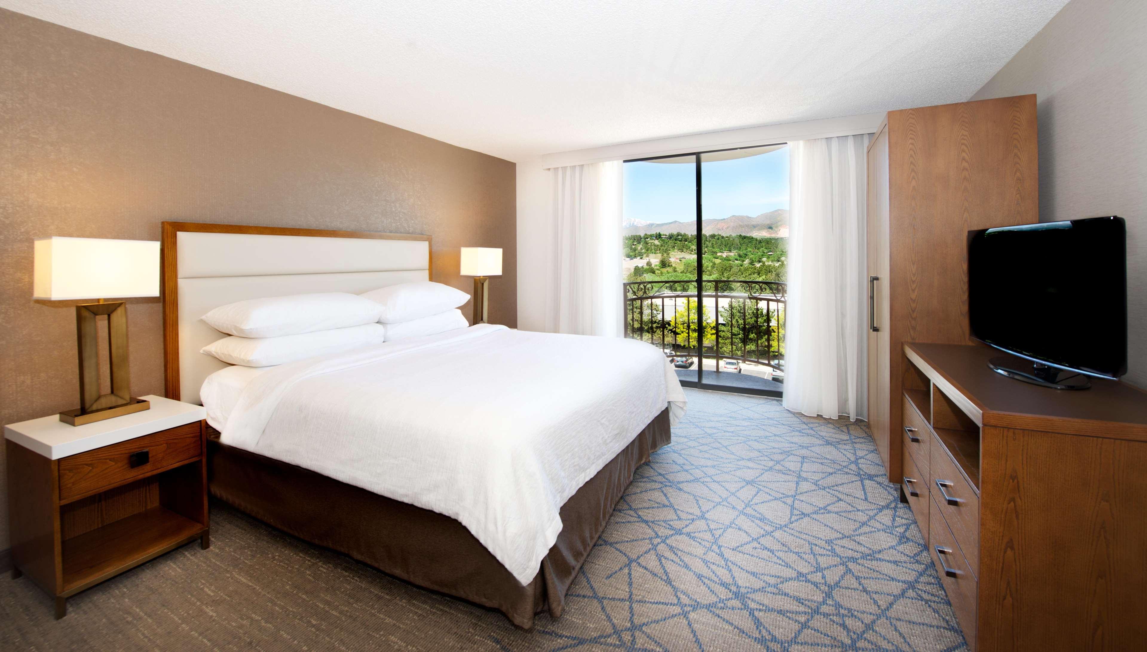 Embassy Suites By Hilton Colorado Springs Buitenkant foto