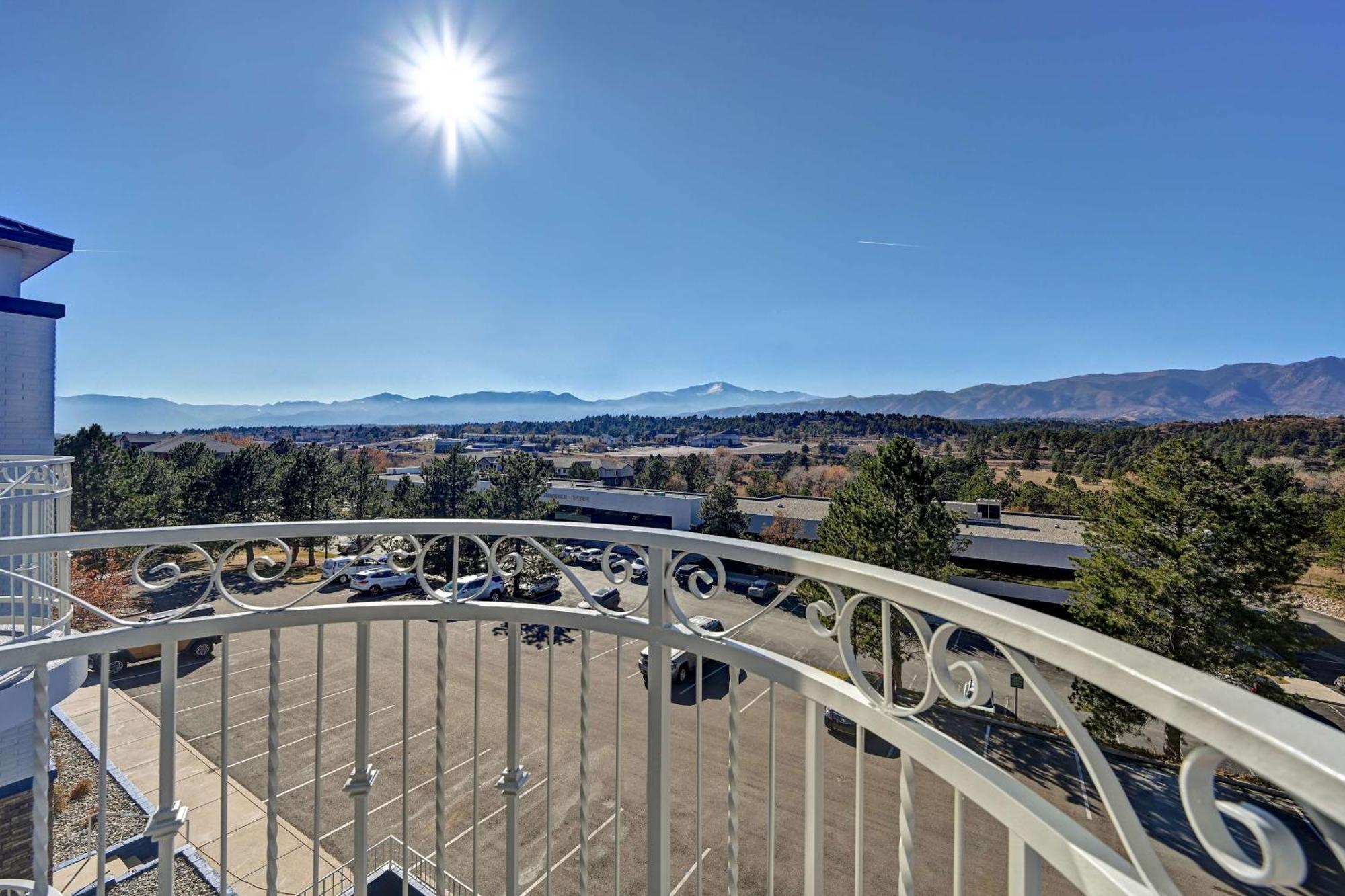 Embassy Suites By Hilton Colorado Springs Buitenkant foto
