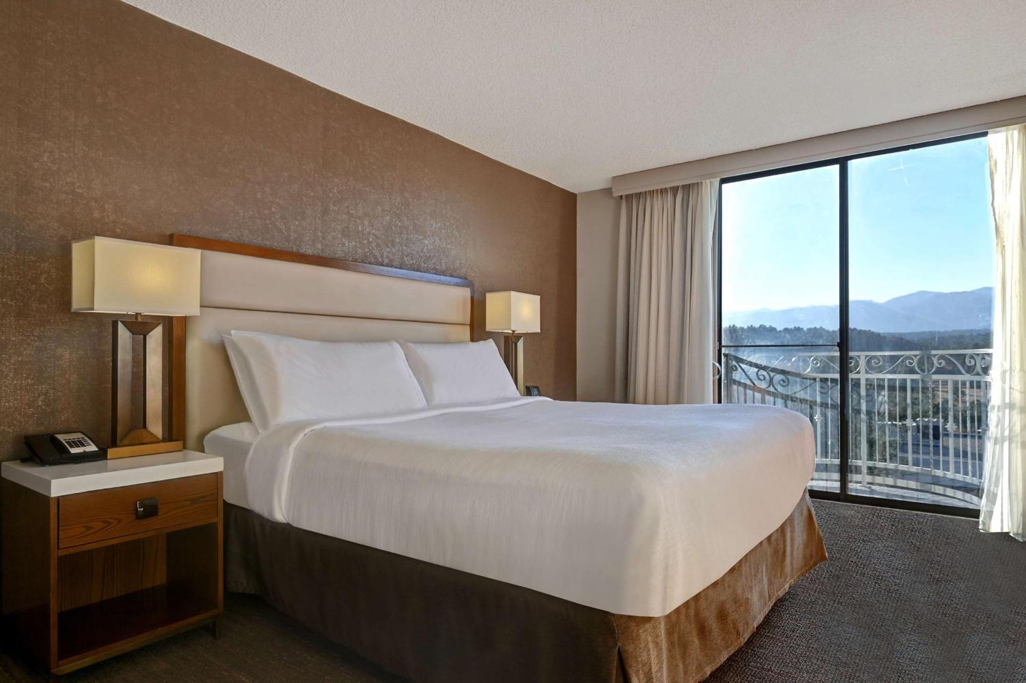 Embassy Suites By Hilton Colorado Springs Buitenkant foto